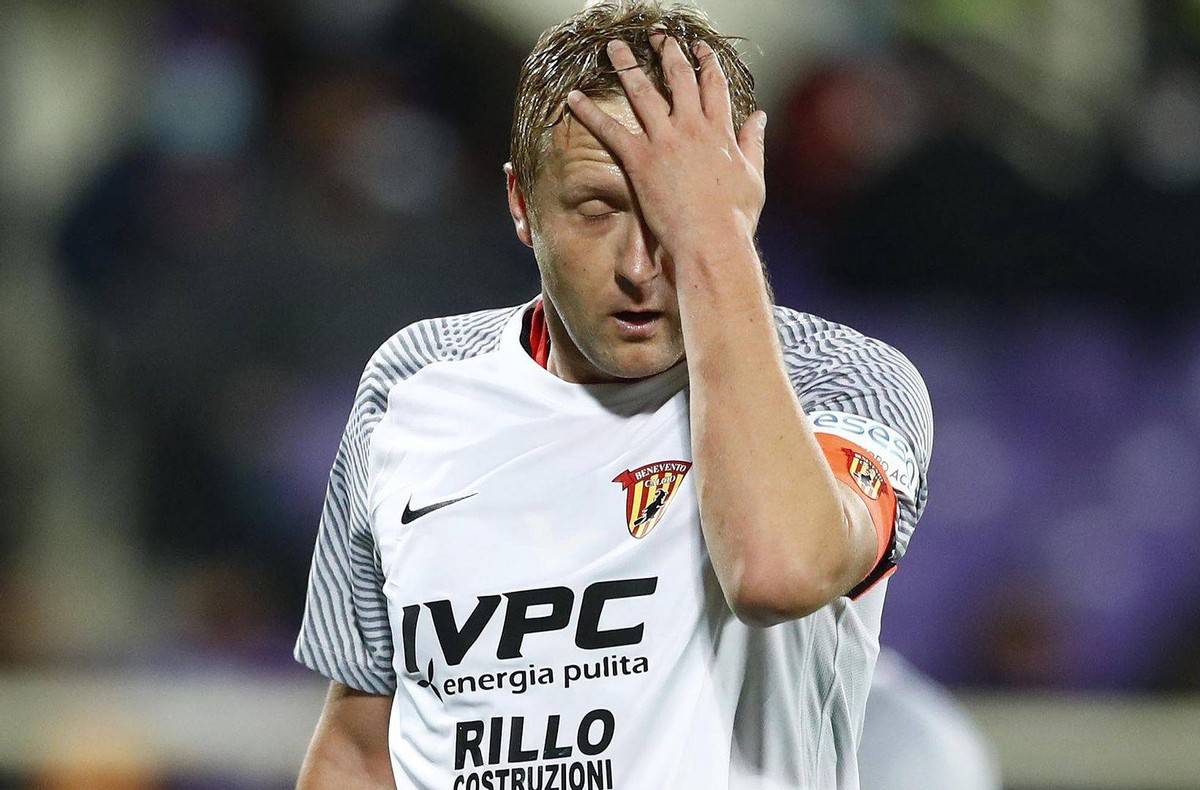 贝内文托客场胜出,稳固中游位置 贝内文托客场胜出,稳固中游位置