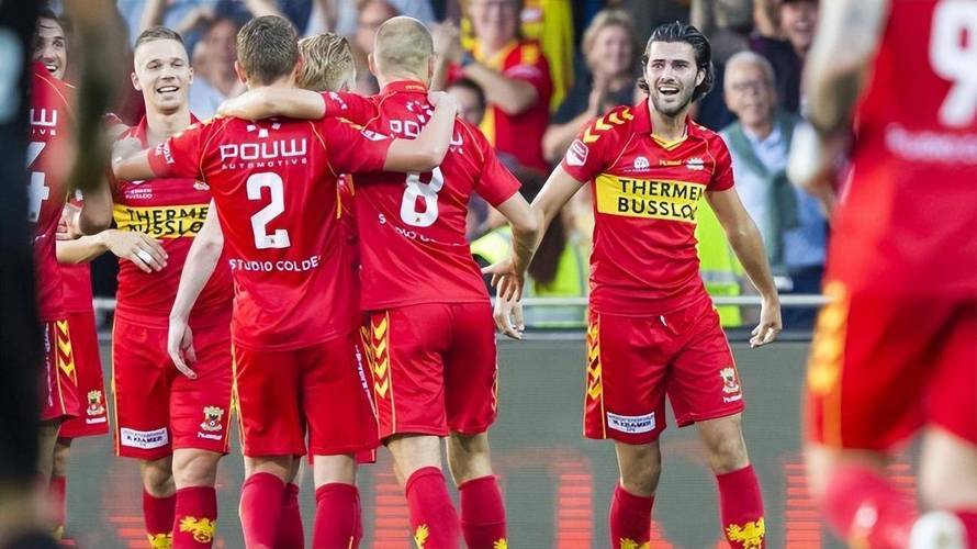 阿贾克斯防守坚固,助球队实现连胜 阿贾克斯防守坚固,助球队实现连胜