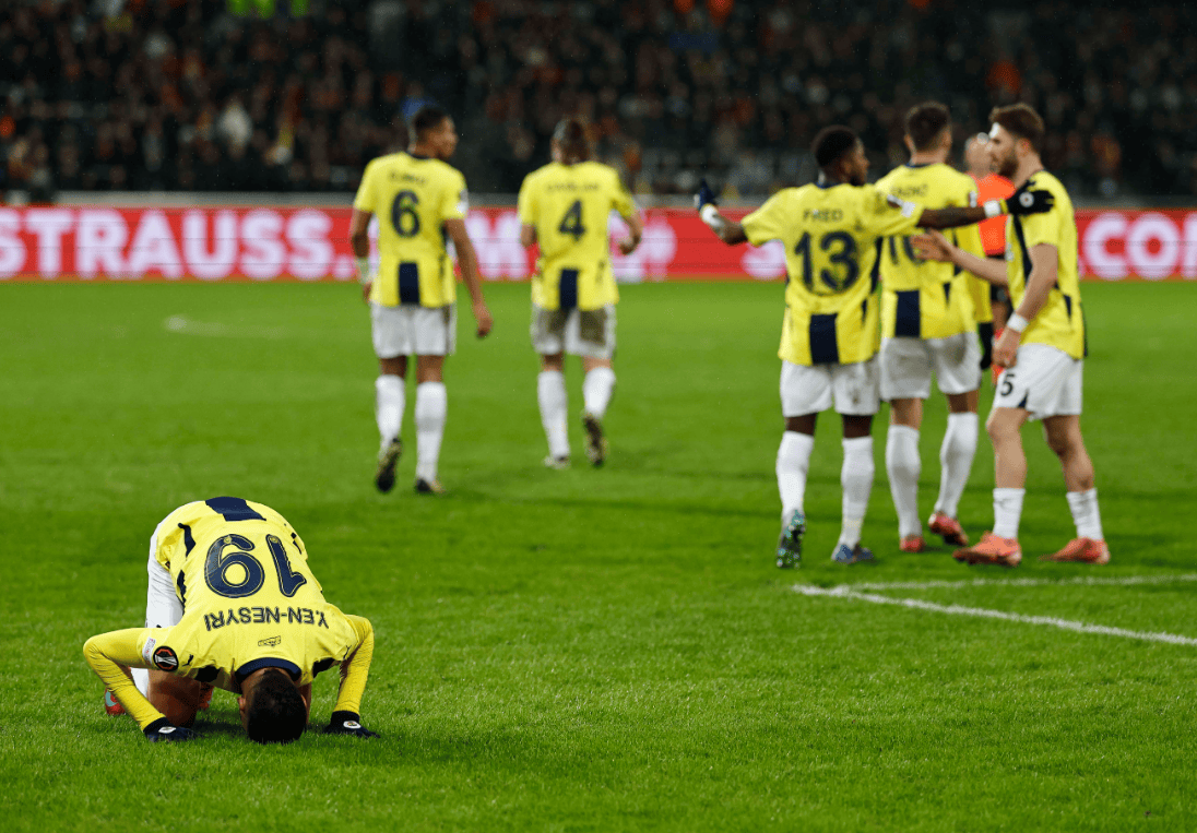 佛罗伦萨客场大胜,豪取3分继续追赶领头羊 佛罗伦萨客场大胜,豪取3分继续追赶领头羊