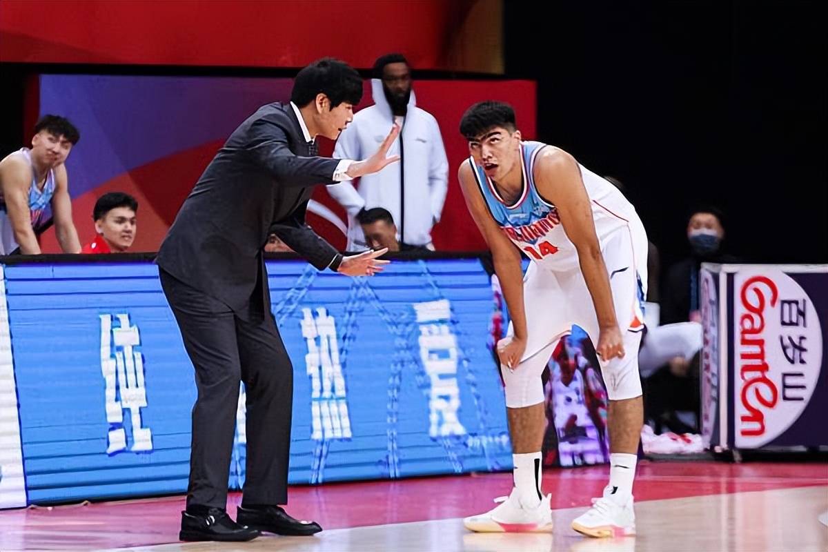 浙江队内线强势,稳坐次席位置 浙江队内线强势,稳坐次席位置