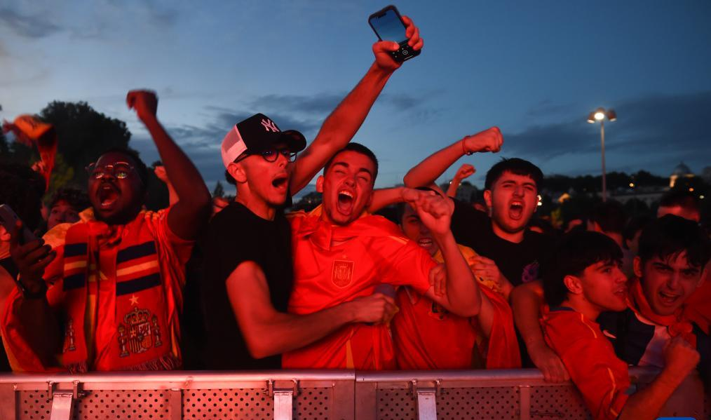 亚洲顶尖足球俱乐部开战,球迷翘首期待 亚洲顶尖足球俱乐部开战,球迷翘首期待