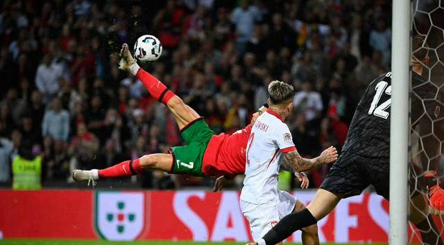 萨索洛对阵强敌,全力争取胜利 萨索洛对阵强敌,全力争取胜利