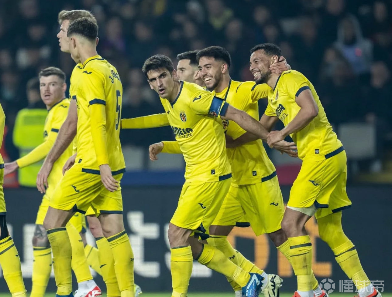 比利亚雷亚尔队员集结:备战大战 比利亚雷亚尔队员集结:备战大战