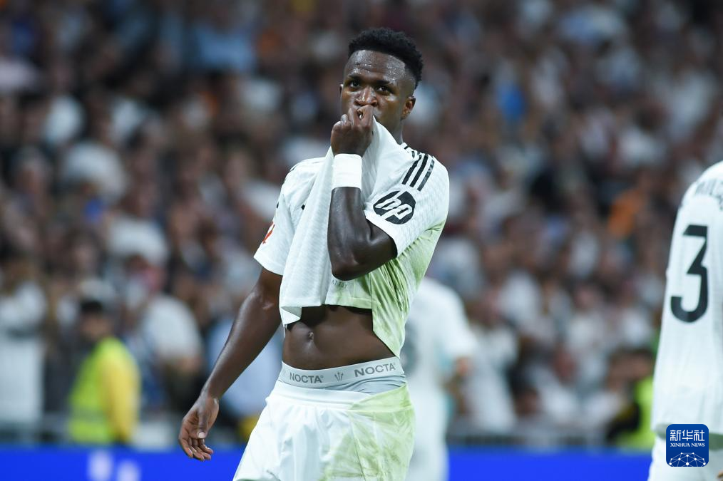 比利亚雷亚尔队员集结:备战大战 比利亚雷亚尔队员集结:备战大战