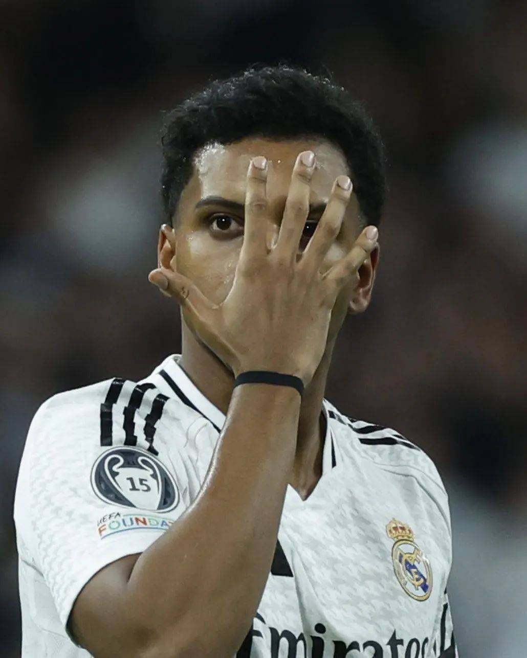 本泽马头球破门,皇马客场战平赫塔 本泽马头球破门,皇马客场战平赫塔