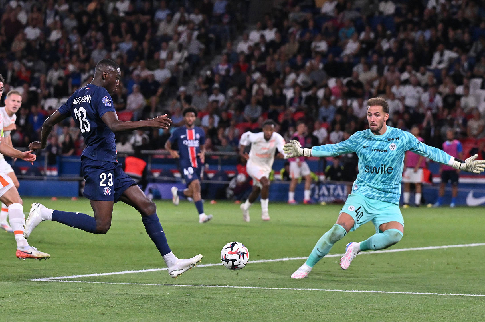 里尔主场不敌巴黎,遭遇重大挫折 里尔主场不敌巴黎,遭遇重大挫折