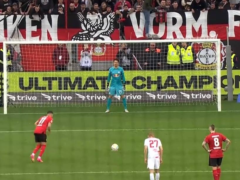 拜仁慕尼黑中场表现亮眼,攻防俱佳助球队赢得胜利 拜仁慕尼黑中场表现亮眼,攻防俱佳助球队赢得胜利