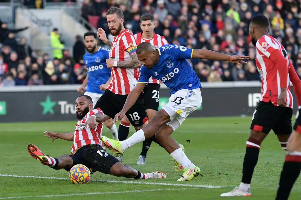 沃尔夫斯堡不敌劲旅,保级之路险象环生 沃尔夫斯堡不敌劲旅,保级之路险象环生