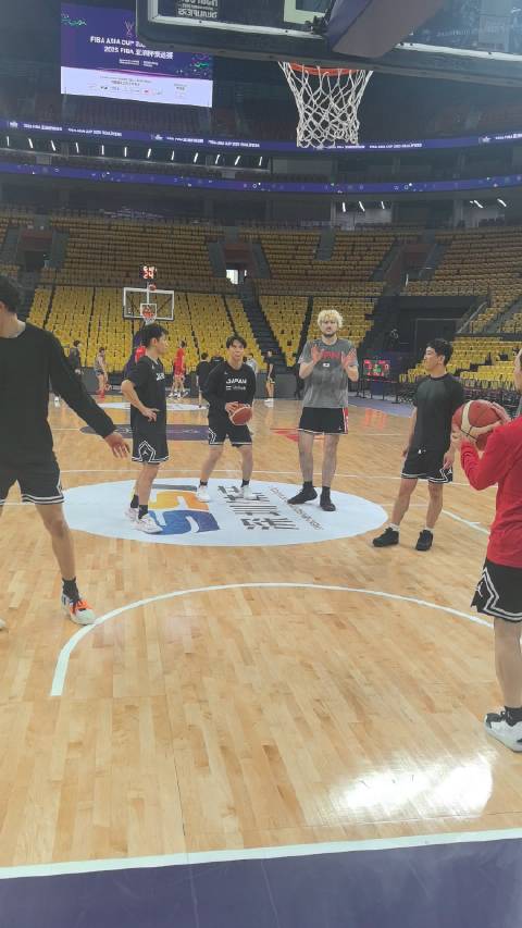 钦州瑞吉塔兹摩佐取得胜利,擒下对手 钦州瑞吉塔兹摩佐取得胜利,擒下对手