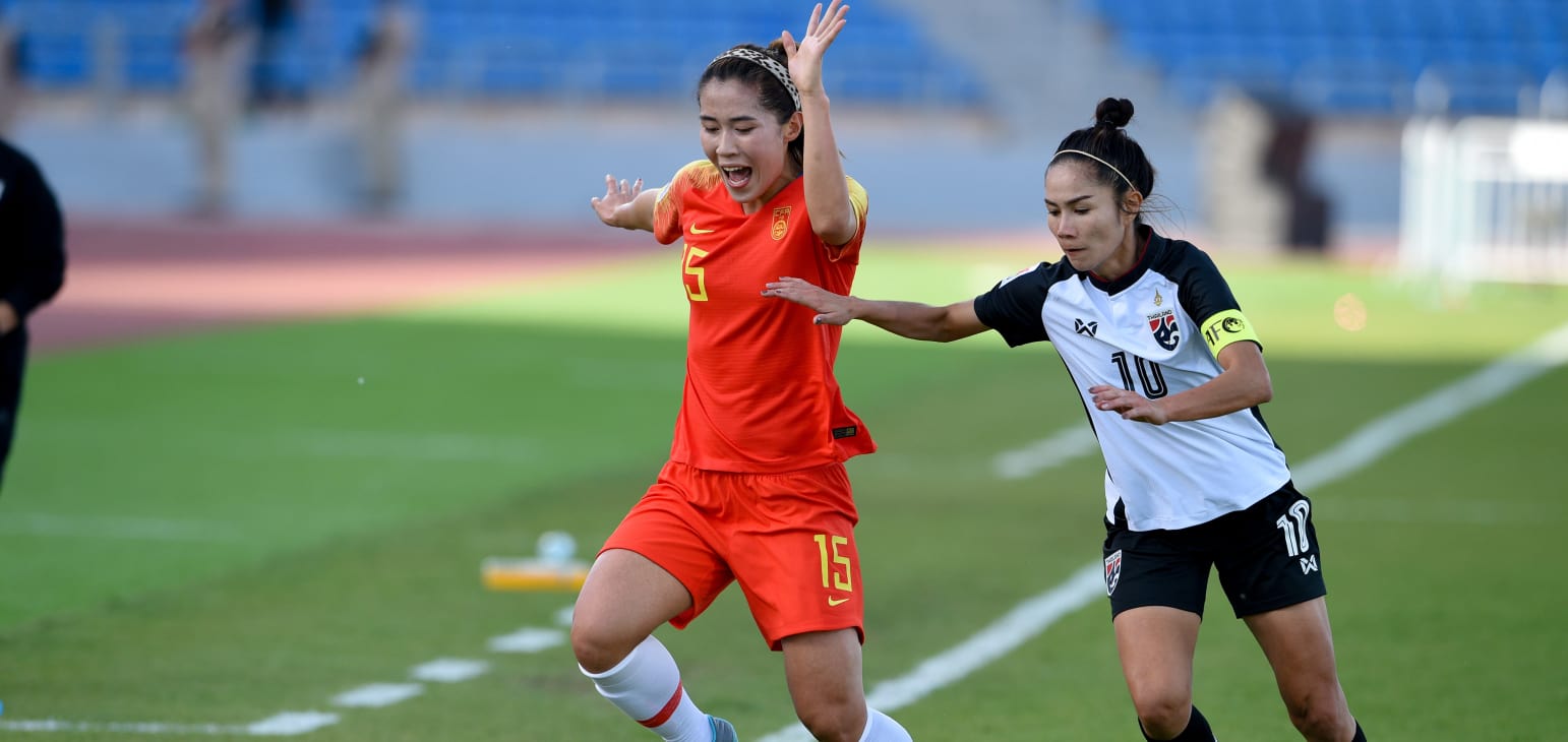 亚洲杯足球赛:女子球队夺得胜利 亚洲杯足球赛:女子球队夺得胜利
