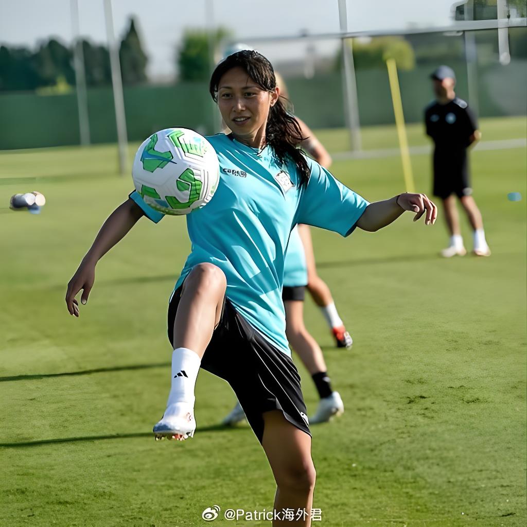 富勒姆女足精诚团结,迈向新的高峰 富勒姆女足精诚团结,迈向新的高峰