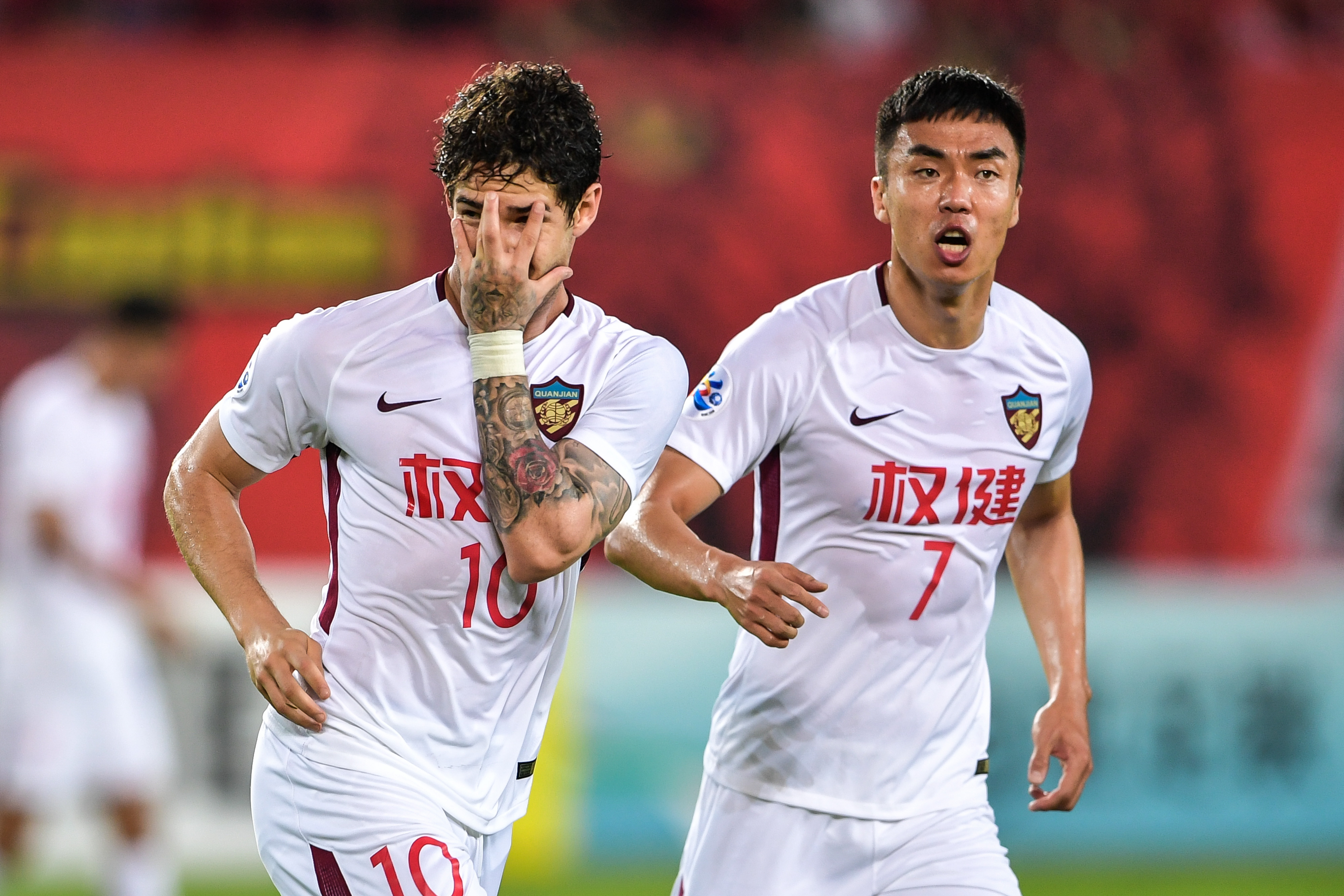 权健主场力压恒大,震撼全场 权健主场力压恒大,震撼全场