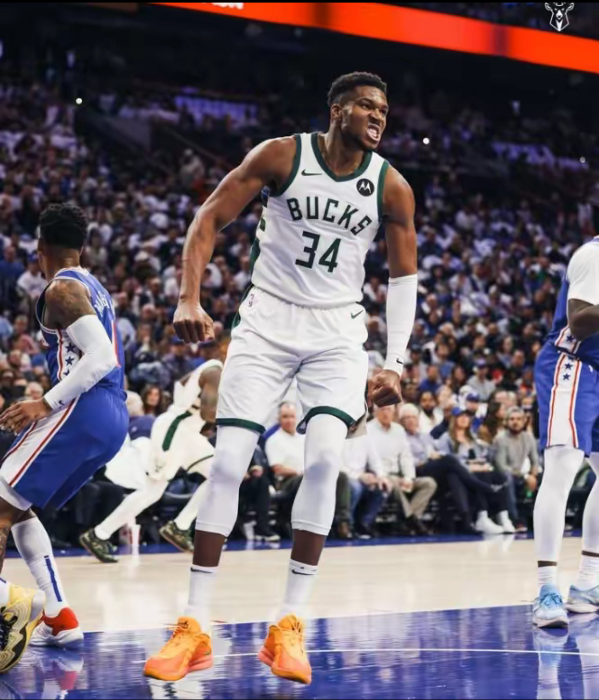 雄鹿客场惨败人,字母哥拿下分 雄鹿客场惨败人,字母哥拿下分