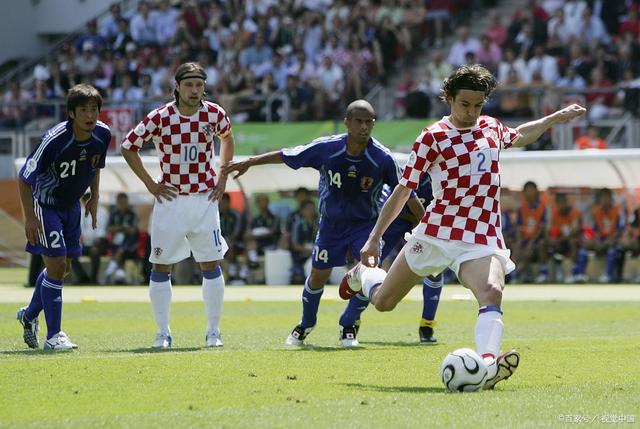 意大利足球联赛球队战胜劲旅 意大利足球联赛球队战胜劲旅