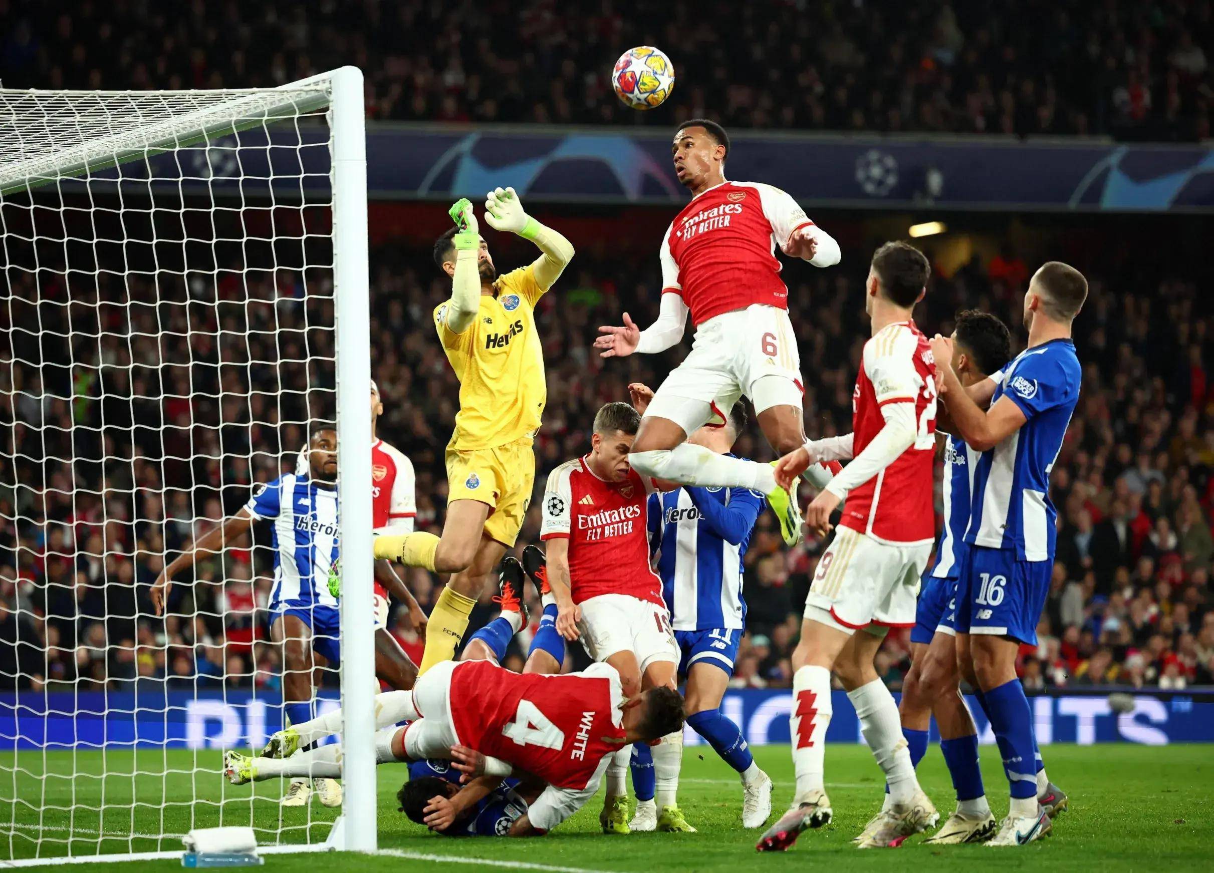 火爆的欧冠半决赛,球迷热血沸腾 火爆的欧冠半决赛,球迷热血沸腾