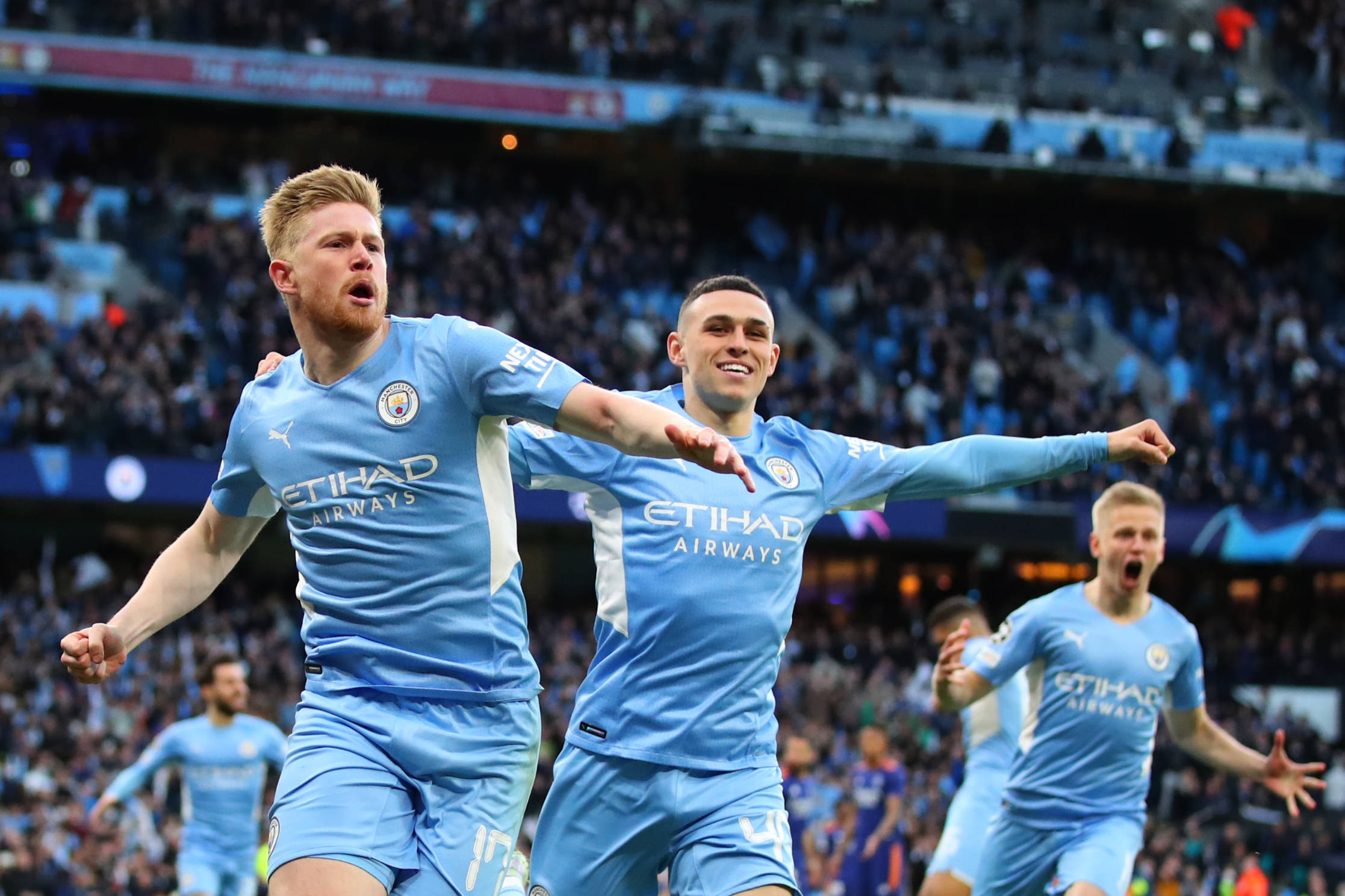 曼城主场击败查尔顿,继续保持领先地位 曼城主场击败查尔顿,继续保持领先地位