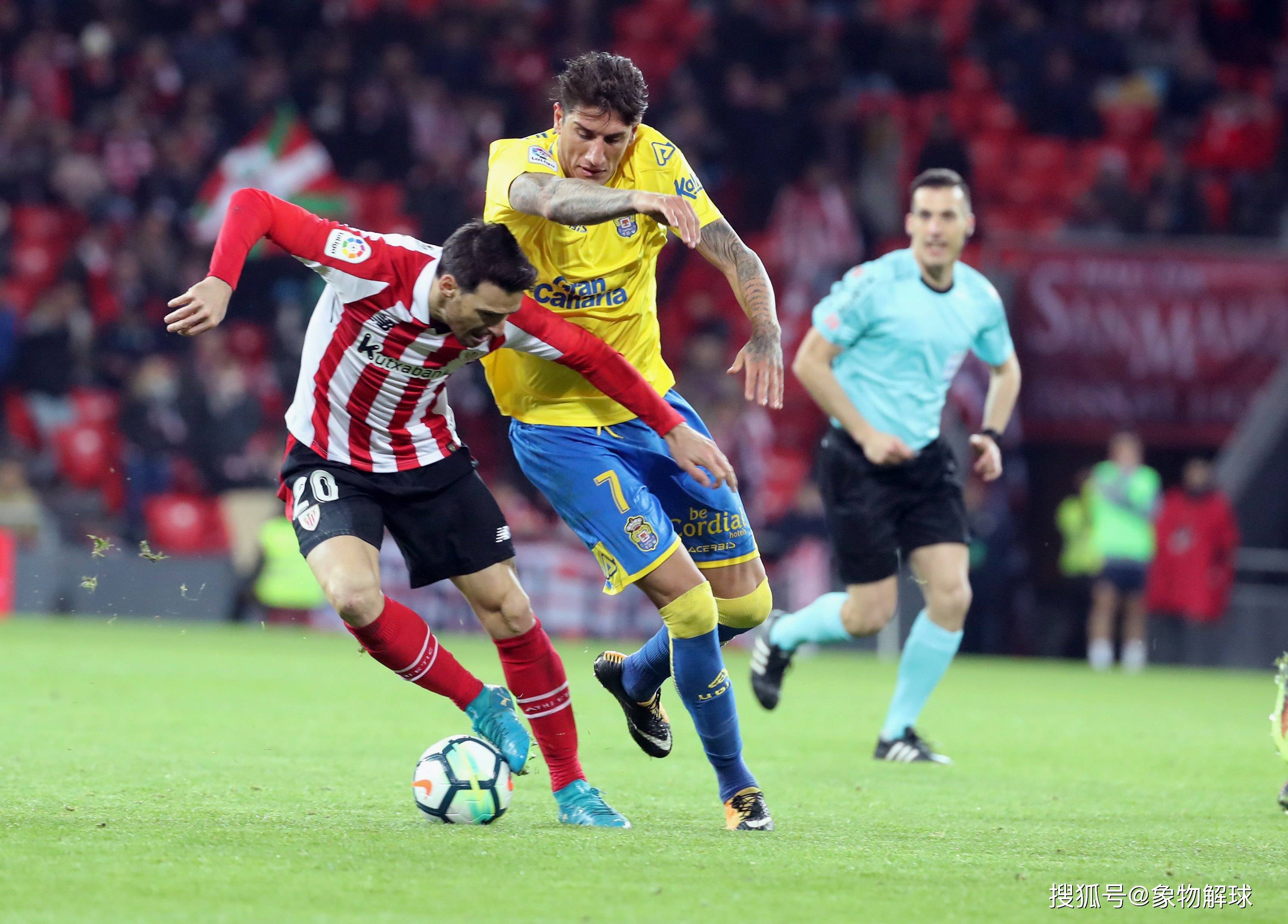 斯特拉斯堡球员团结一心,备战欧联杯冠军奖杯已近在咫尺 斯特拉斯堡球员团结一心,备战欧联杯冠军奖杯已近在咫尺