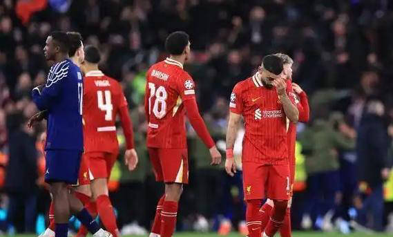 利物浦球迷狂欢,戴克防线一战封盖赢取胜利 利物浦球迷狂欢,戴克防线一战封盖赢取胜利