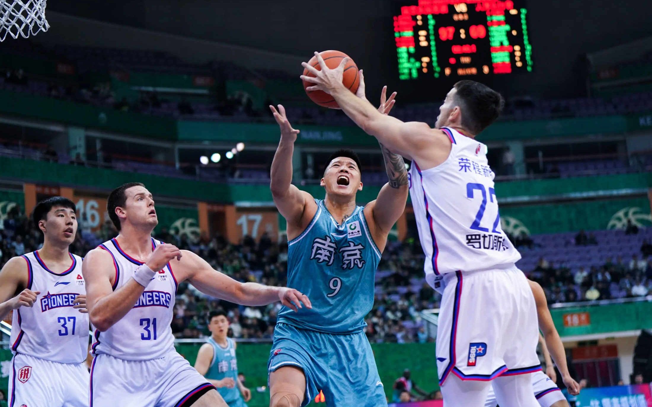 天津队在主场完胜陕西,豪取赛季第三胜 天津队在主场完胜陕西,豪取赛季第三胜