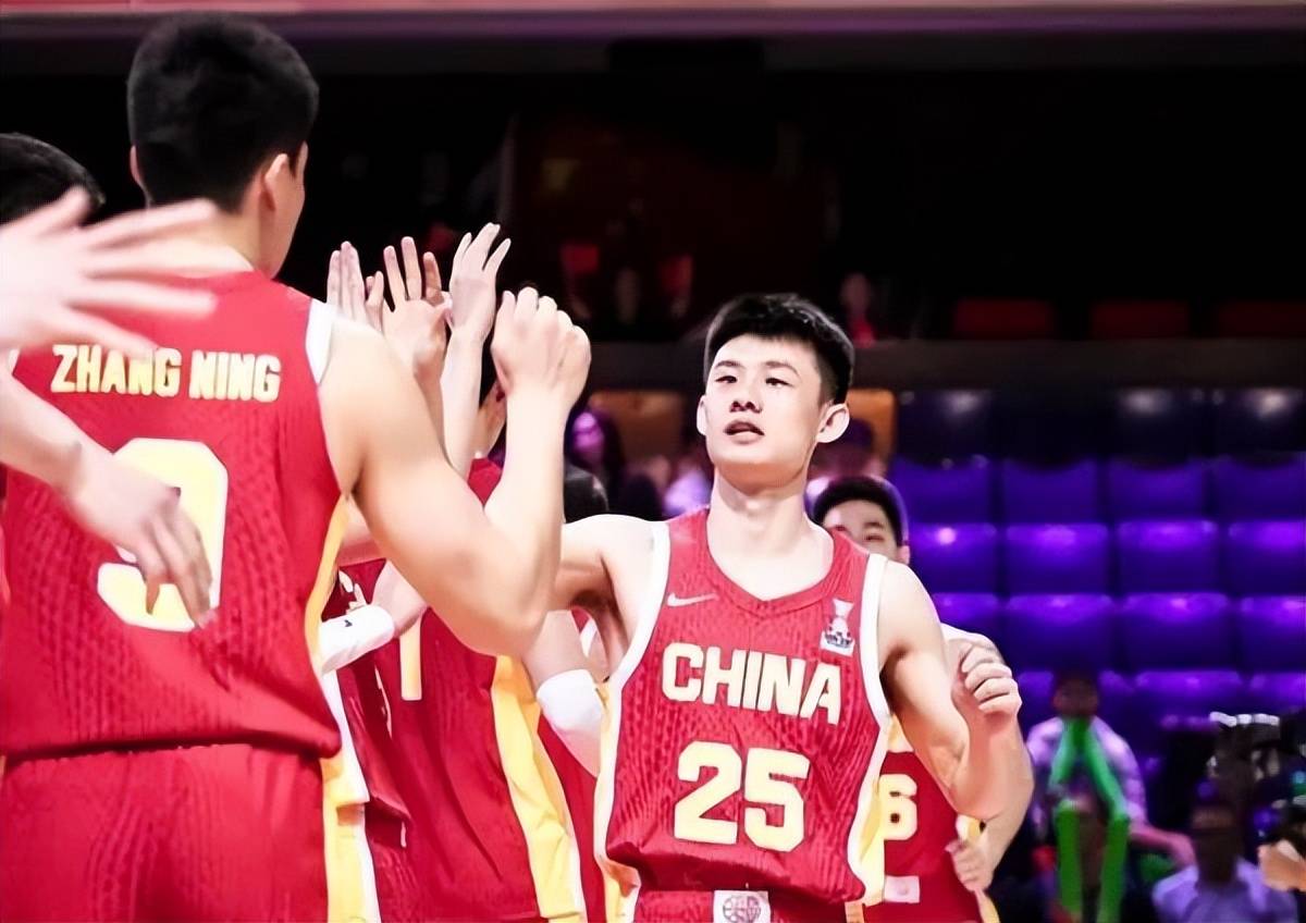 嘉兴男篮艰难取胜,团结一心获胜 嘉兴男篮艰难取胜,团结一心获胜