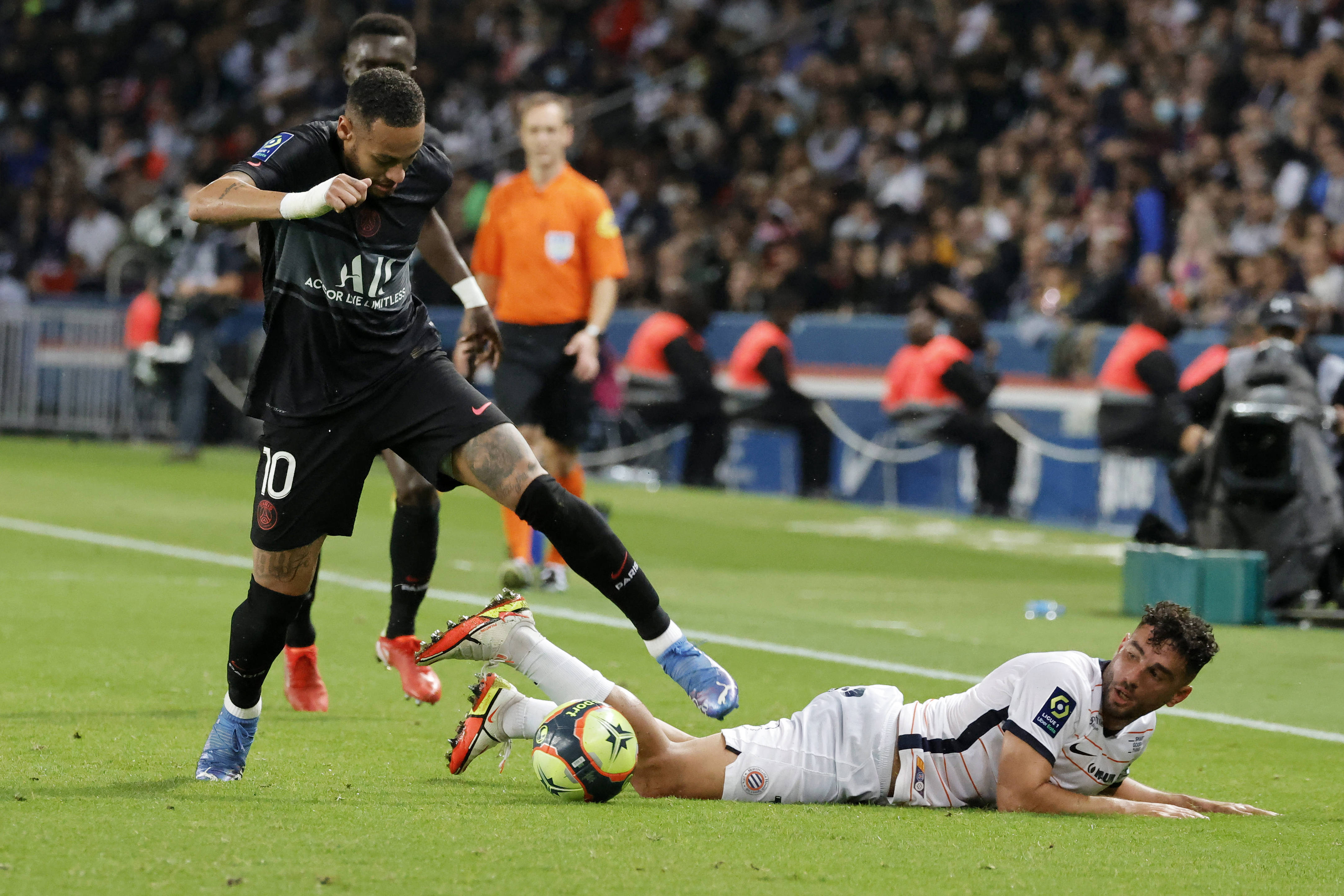 激情燃烧:法国足球联赛中的精彩时刻 激情燃烧:法国足球联赛中的精彩时刻