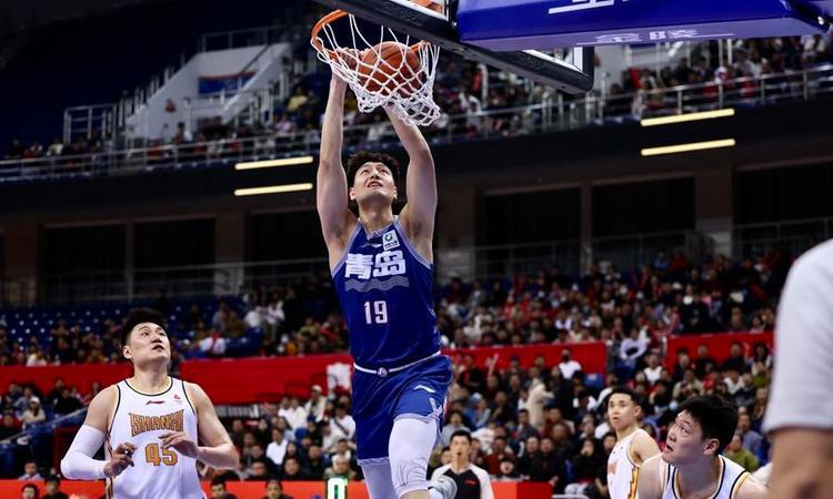 球队精神优势赢得比赛,成为强队 球队精神优势赢得比赛,成为强队