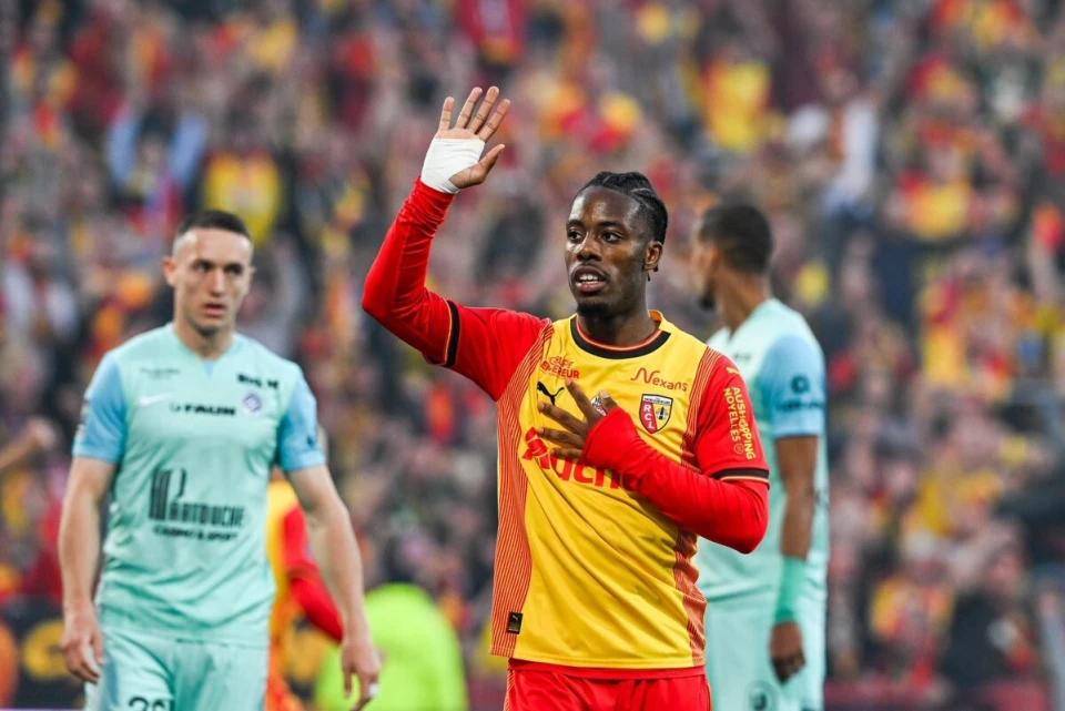 兰斯客场平朗斯,法国联赛积分持续下滑 兰斯客场平朗斯,法国联赛积分持续下滑