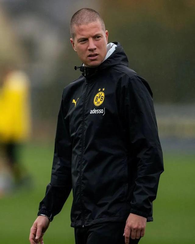 多特蒙德主帅解雇传闻再起,球队形势动荡 多特蒙德主帅解雇传闻再起,球队形势动荡