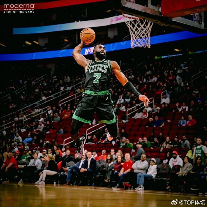 凯尔特人战胜火箭取得胜利 凯尔特人战胜火箭取得胜利