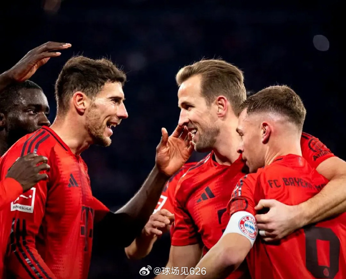 拜仁慕尼黑球员完成精彩传球,助攻取胜 拜仁慕尼黑球员完成精彩传球,助攻取胜