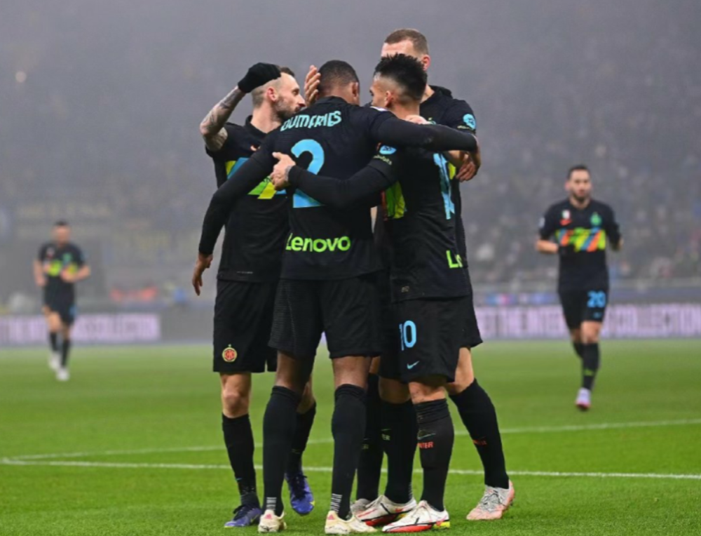 巴斯尼亚尔队在比赛中击败对手赢得胜利 巴斯尼亚尔队在比赛中击败对手赢得胜利