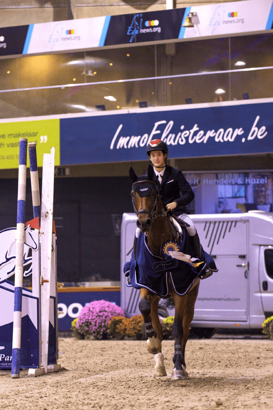 新西兰代表团在马术比赛中斩获金牌 新西兰代表团在马术比赛中斩获金牌