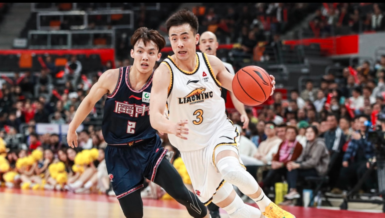 辽宁男篮艰难击败河南队,领先优势渐大 辽宁男篮艰难击败河南队,领先优势渐大