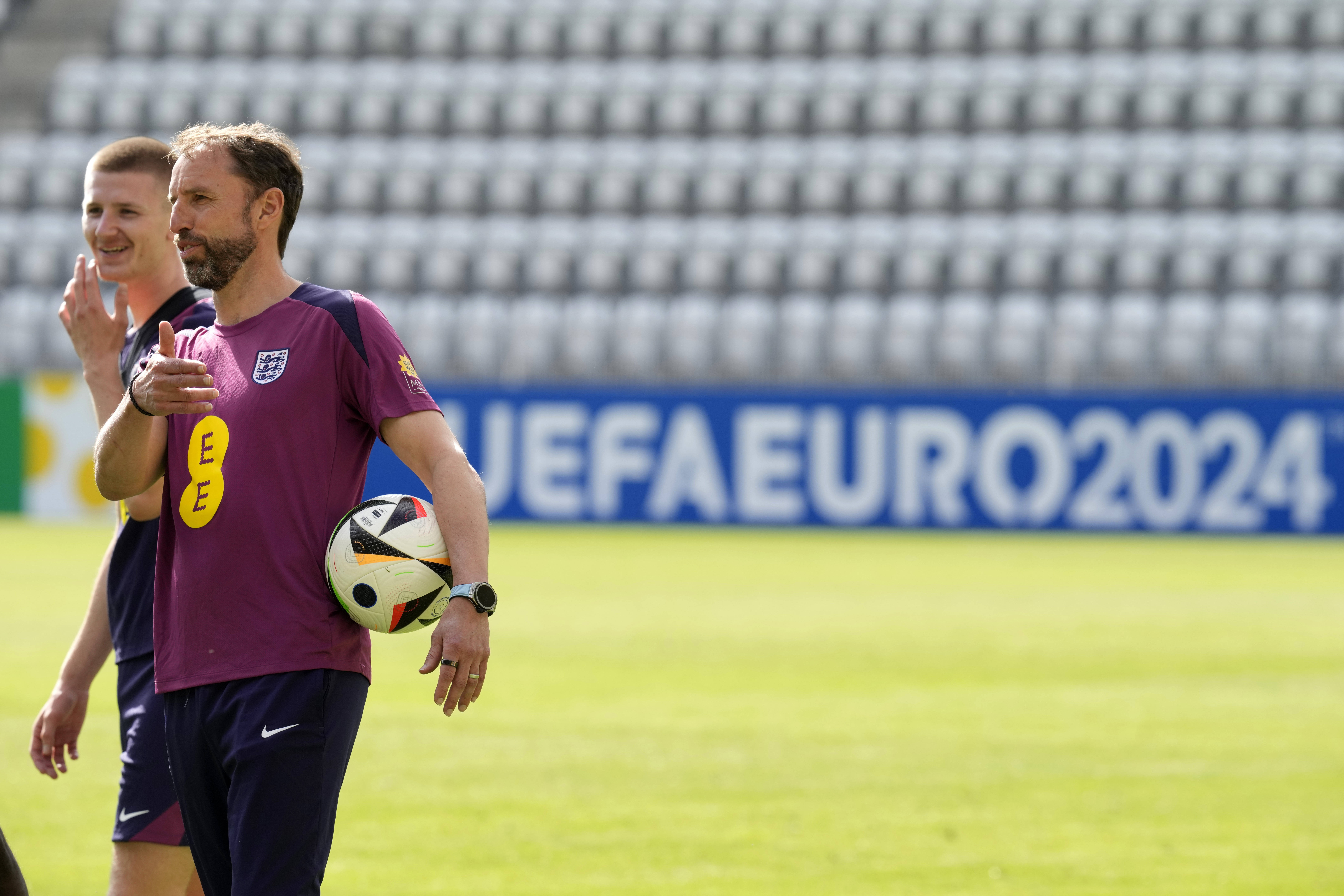 欧洲国家队备战欧锦赛预选赛,全力争取晋级 欧洲国家队备战欧锦赛预选赛,全力争取晋级