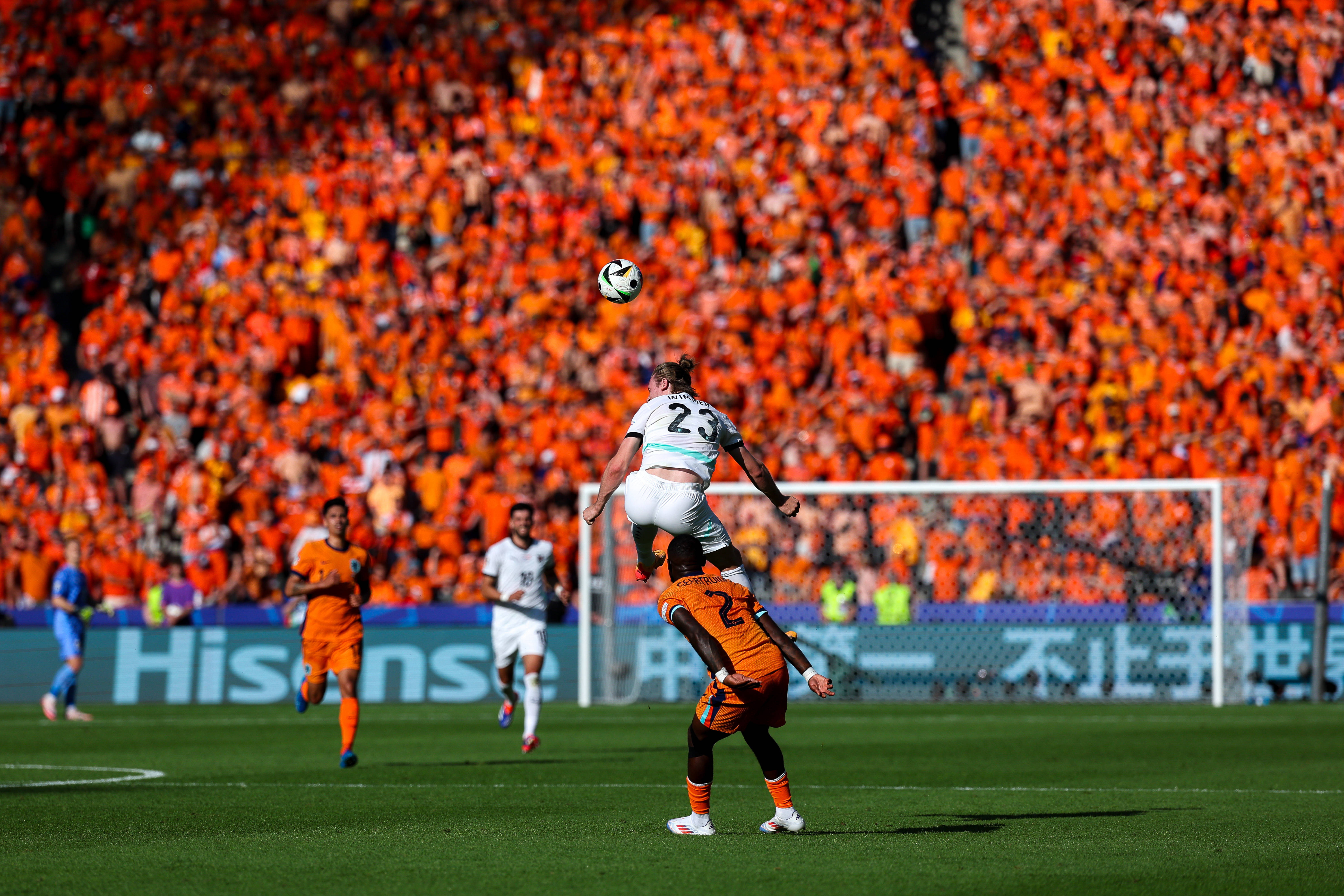 胜败瞬间:欧洲实力派球队角逐最终胜利 胜败瞬间:欧洲实力派球队角逐最终胜利