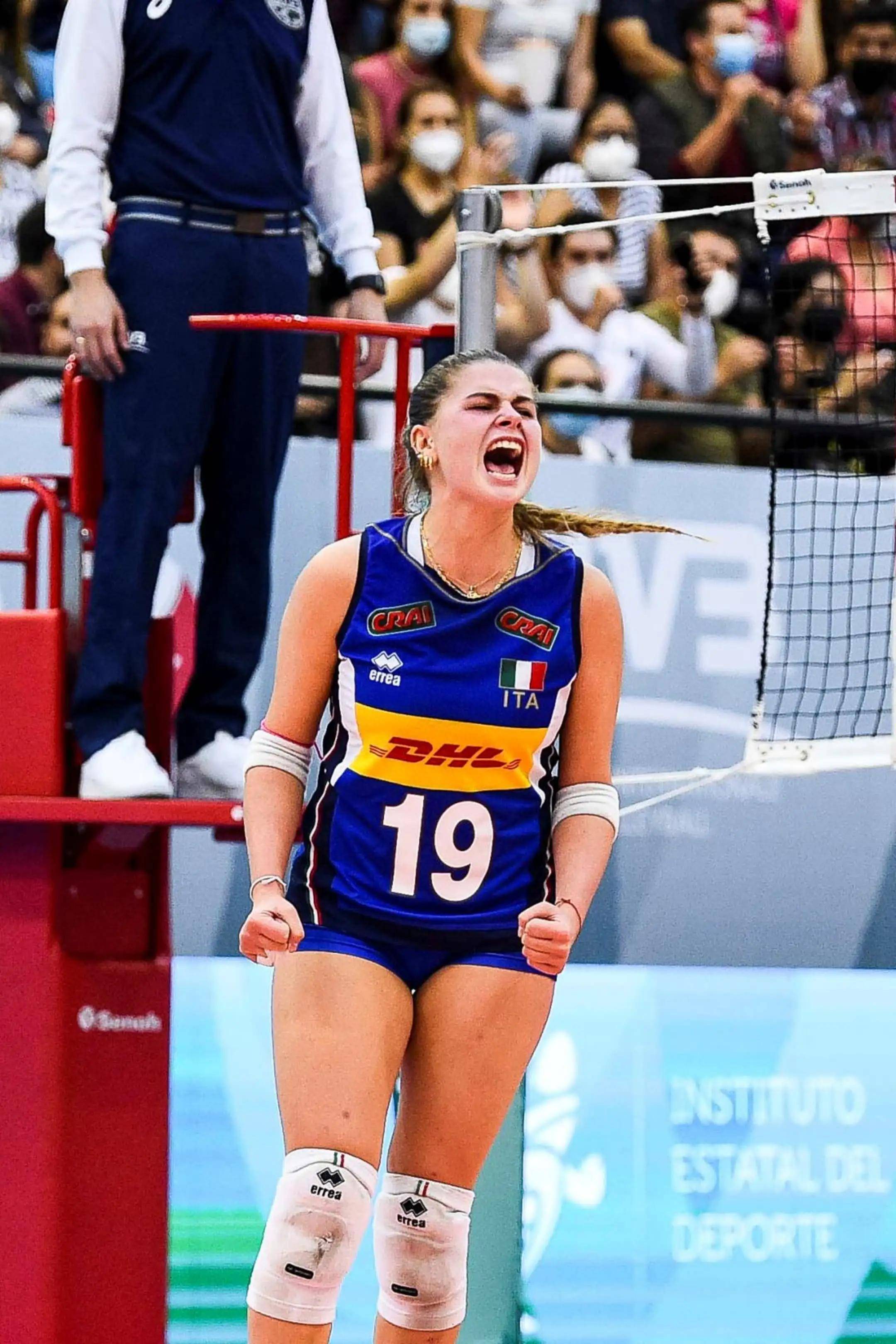 排球选手王晓娜发挥出色进入四强 排球选手王晓娜发挥出色进入四强