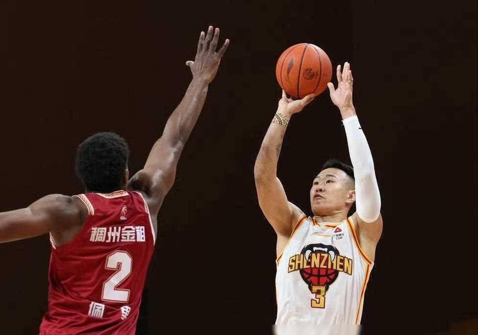 蒙古队在客场比赛中全力以赴 蒙古队在客场比赛中全力以赴