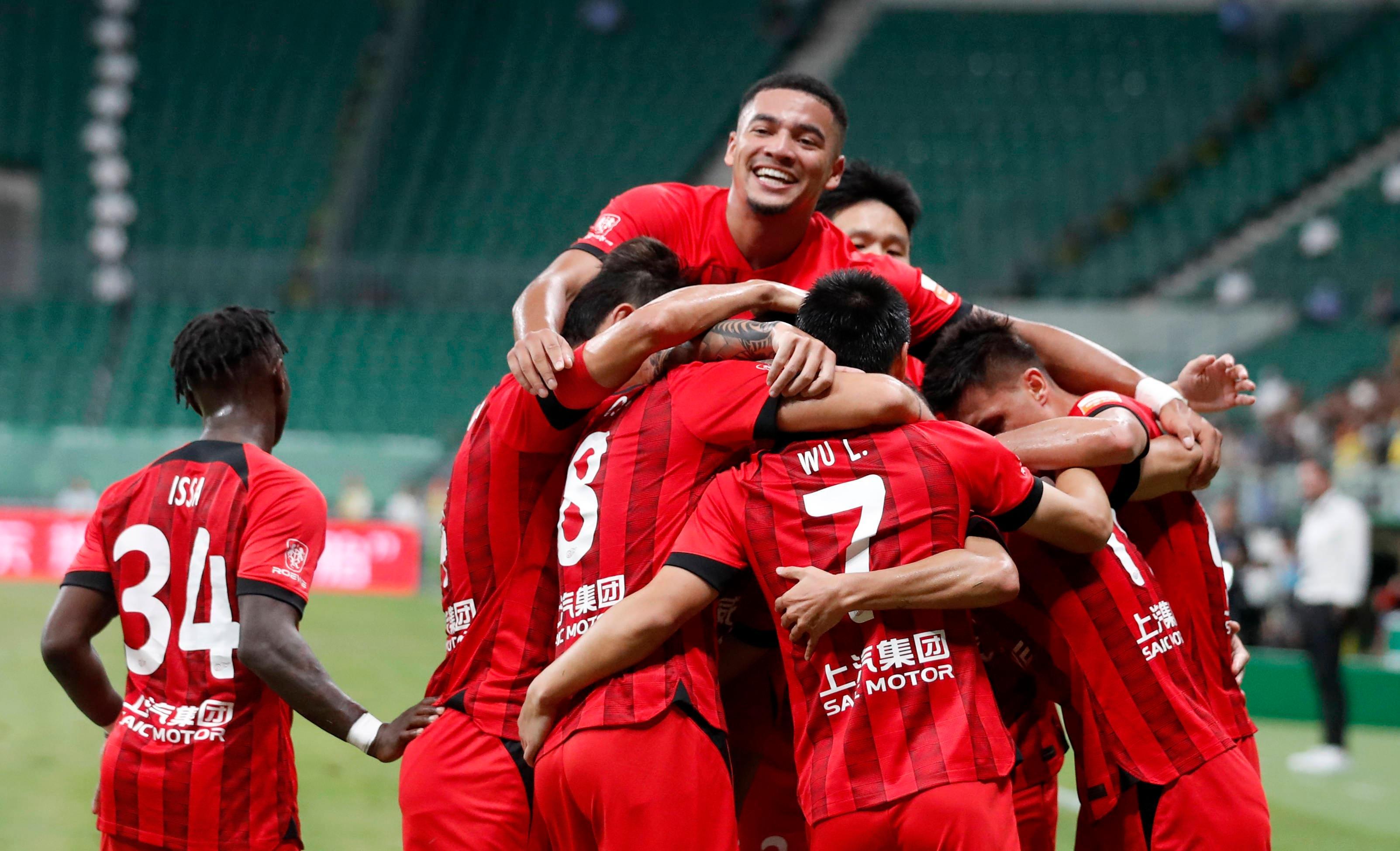 激烈角逐!顶尖球队大战在即 激烈角逐!顶尖球队大战在即