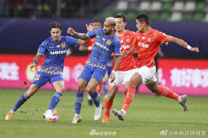 中国足球联赛比拼硬度与技巧 中国足球联赛比拼硬度与技巧