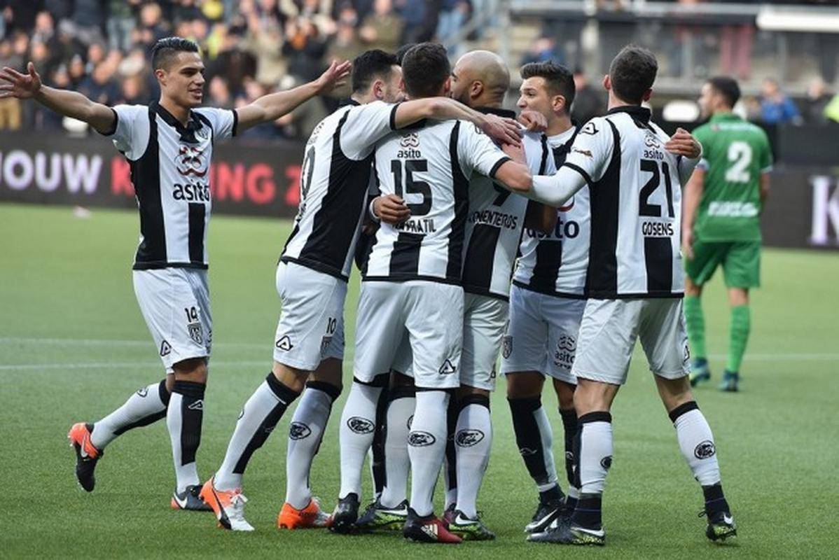 阿赫利主场大胜了马赛,跻身联赛前列 阿赫利主场大胜了马赛,跻身联赛前列