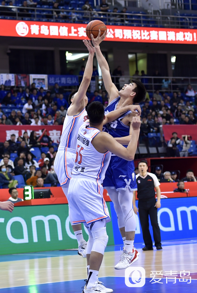 四川男篮逆转战胜辽宁队!完美收官 四川男篮逆转战胜辽宁队!完美收官
