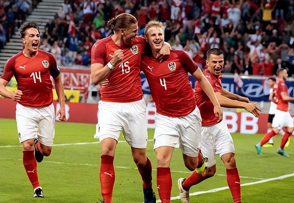 波兰队在欧预赛比赛中展现出强大实力 波兰队在欧预赛比赛中展现出强大实力