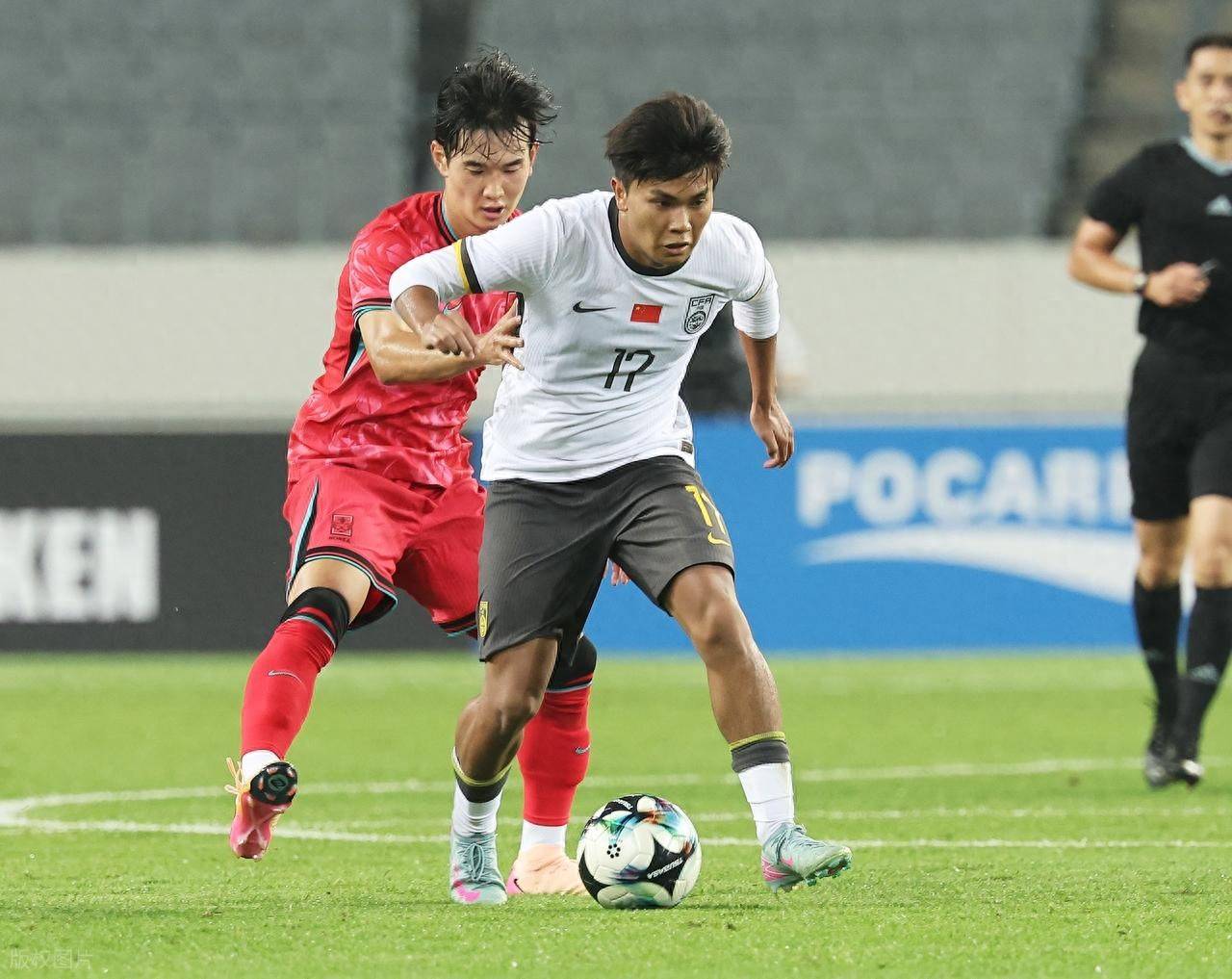 顽强抗衡!球队不畏艰难,拼尽全力 顽强抗衡!球队不畏艰难,拼尽全力