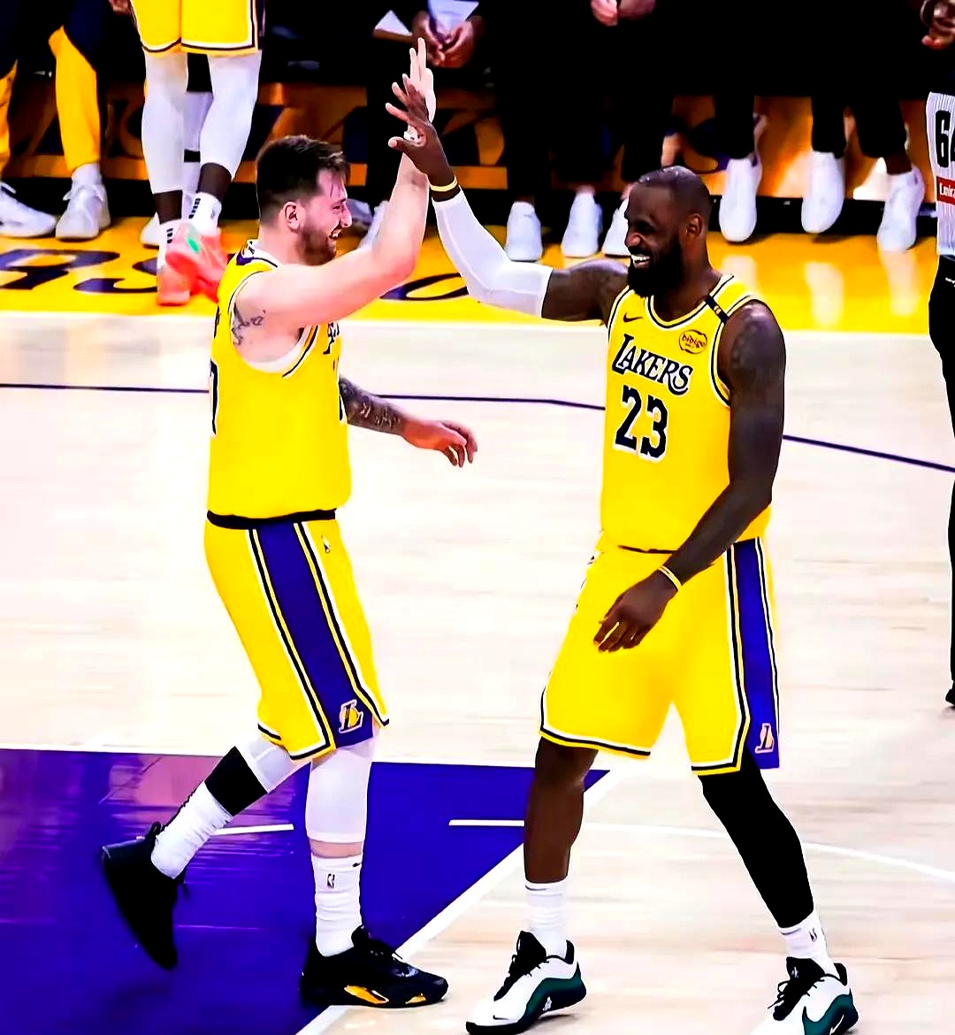 湖人主场战胜勇士,挺进西部前四 湖人主场战胜勇士,挺进西部前四