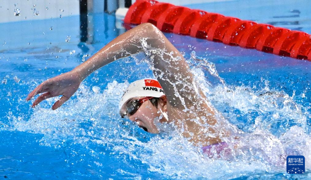 美国女子游泳4x200米自由泳接力夺冠,刷新世界纪录 美国女子游泳4x200米自由泳接力夺冠,刷新世界纪录