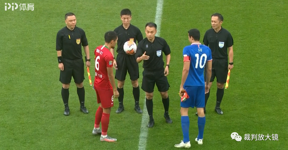 乌克兰国脚闪击荷兰,晋级下一轮争夺 乌克兰国脚闪击荷兰,晋级下一轮争夺