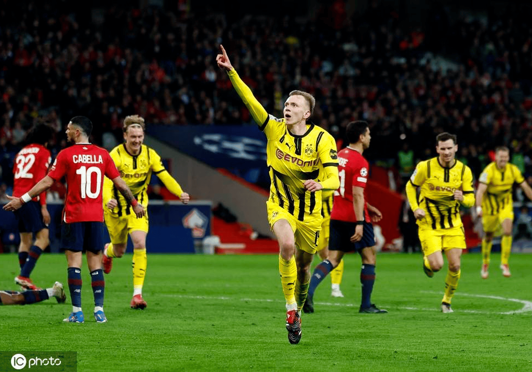 多特蒙德门将扑出关键球,助球队获胜 多特蒙德门将扑出关键球,助球队获胜