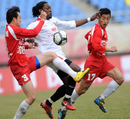 沈阳东进客场逼平深圳红钻,取得宝贵一分 沈阳东进客场逼平深圳红钻,取得宝贵一分